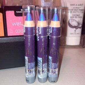 Wet n wild idol eyes 💕 CREME EYESHADOW- TECHNO 💋